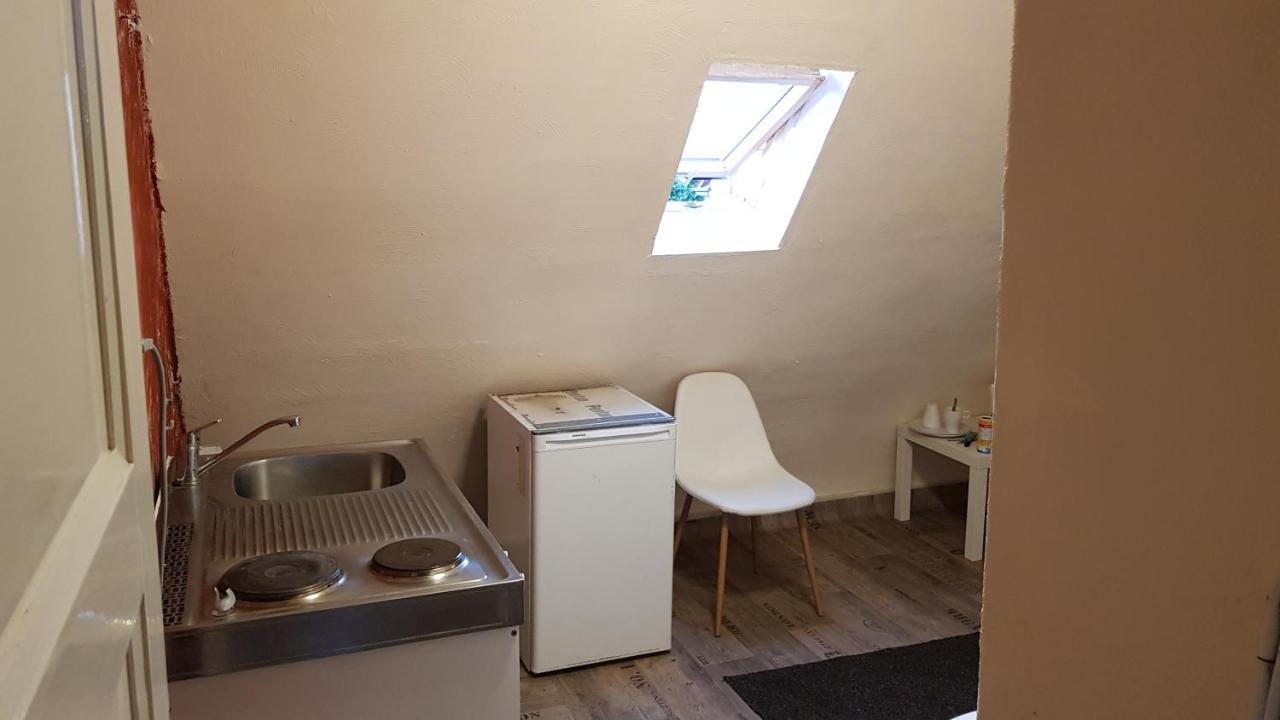 Handwerker Unterkunft Monteurzimmer Mit Gemeinschaftsbad In Brebach Saarbrucken Bagian luar foto